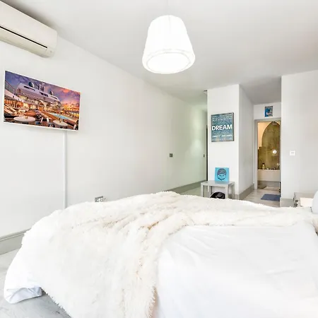 Jardines De Andalucia * マルベーリャ